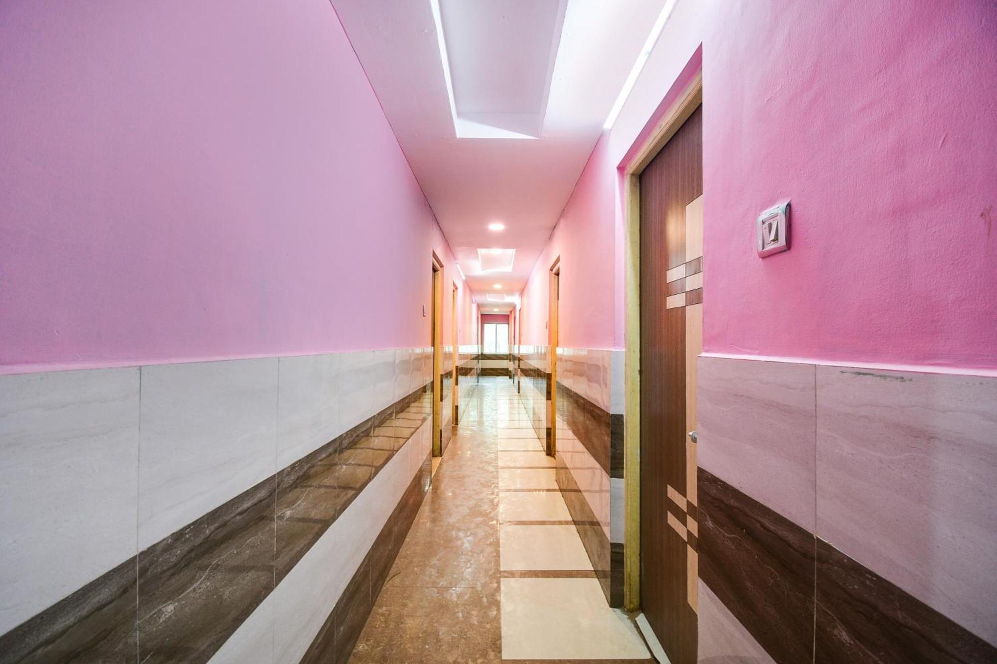 Hotel Oyo Flagship Chandrabindu Puri