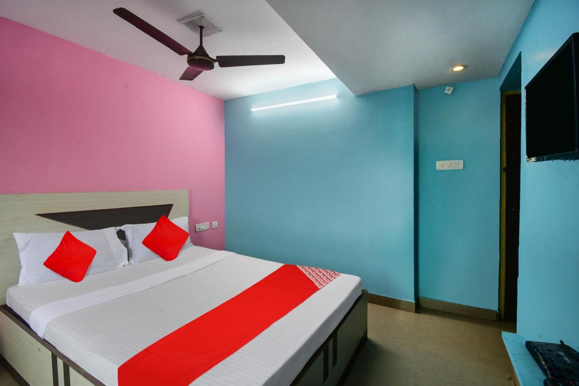 Hotel Oyo Flagship Chandrabindu 3*